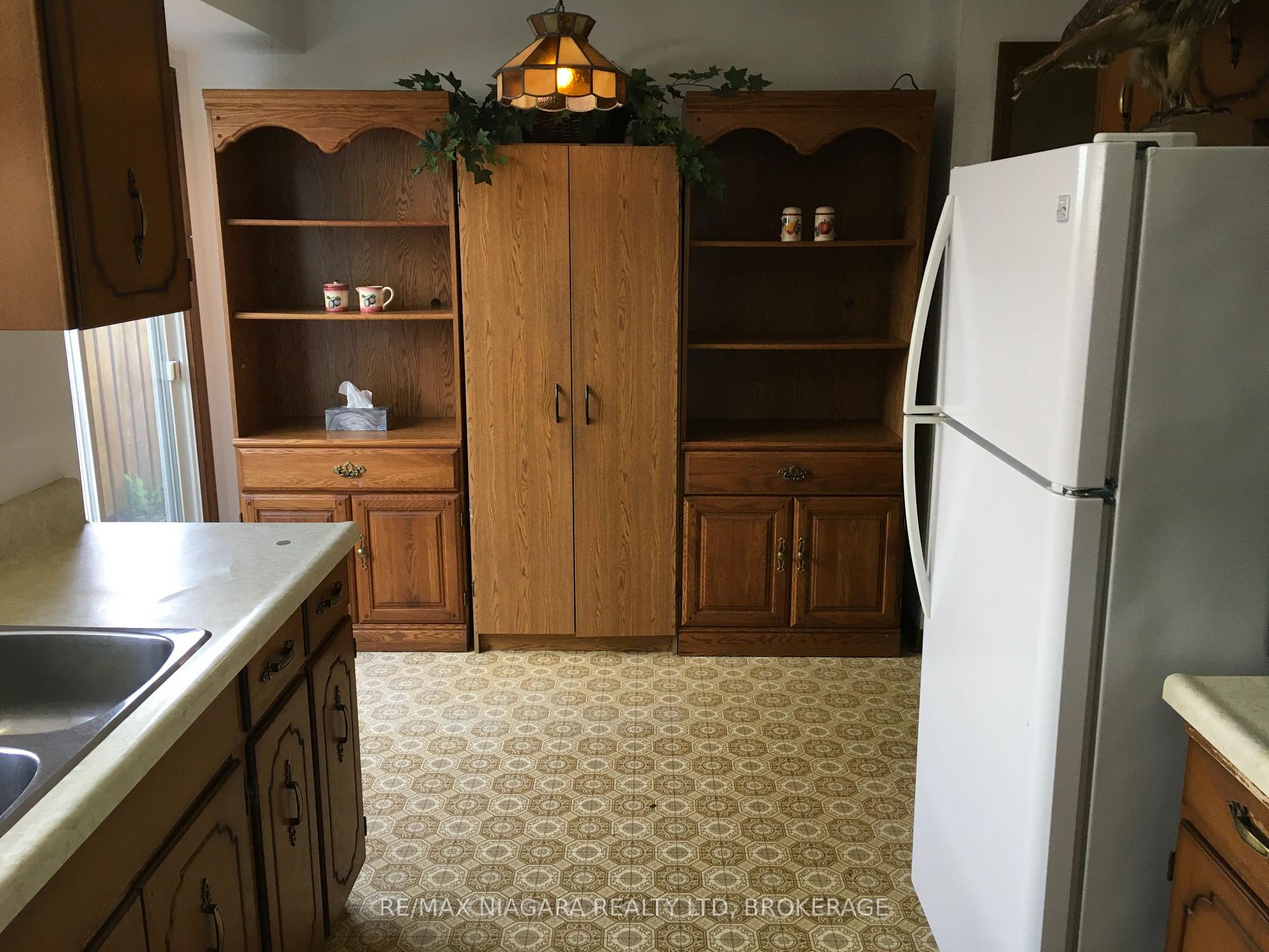 Photo 10 of 6086 Eldorado Avenue, Niagara Falls, West Wood — HOMEH