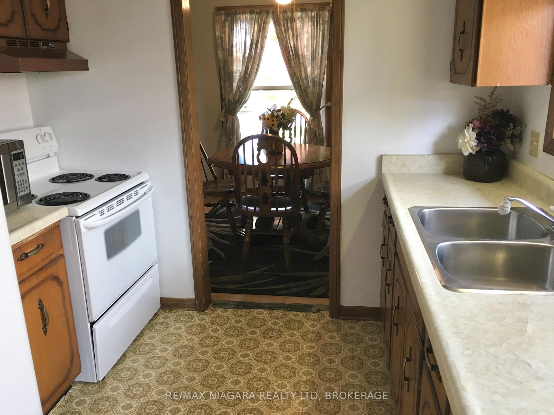 Photo 12 of 6086 Eldorado Avenue, Niagara Falls, West Wood — HOMEH