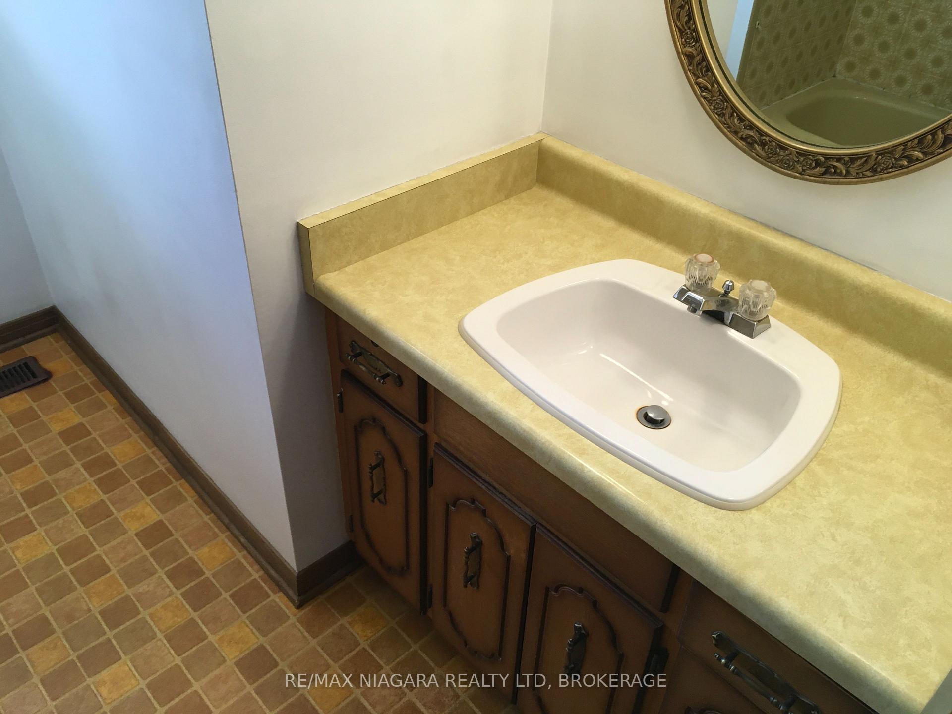 Photo 23 of 6086 Eldorado Avenue, Niagara Falls, West Wood — HOMEH