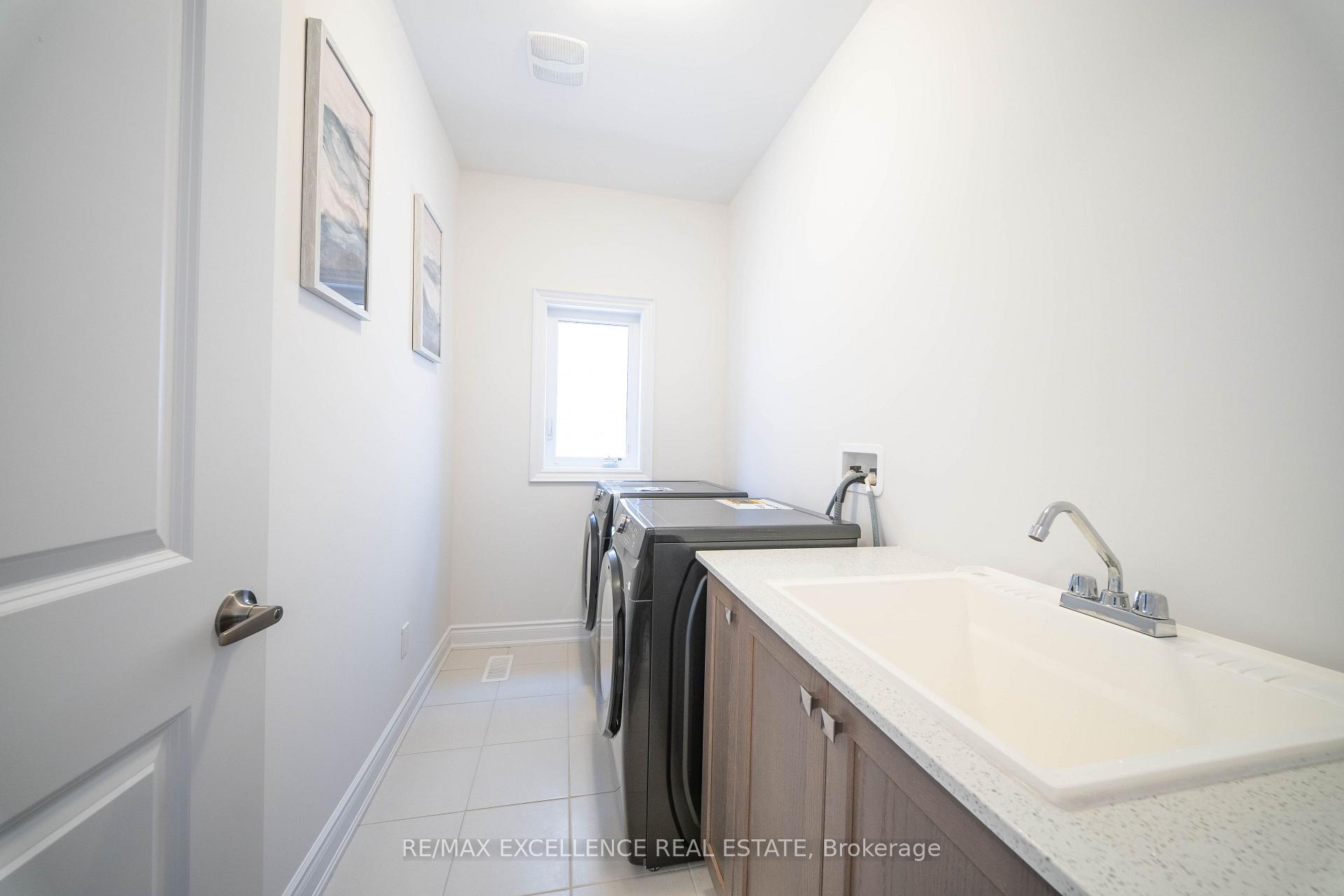 Photo 12 of 1246 Anthonia Trail, Oakville, Joshua Meadows — HOMEH