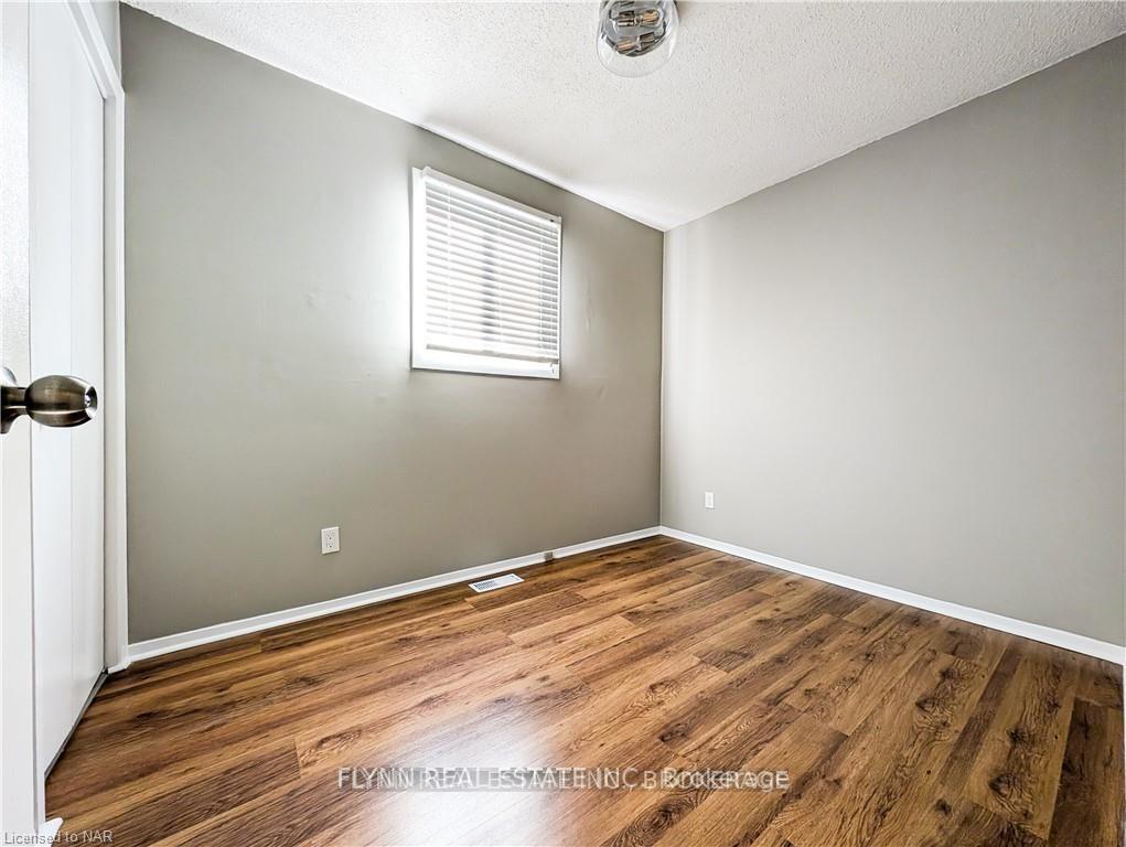Photo 12 of Unit Upper, 164 Windsor Street, Welland, Broadway — HOMEH