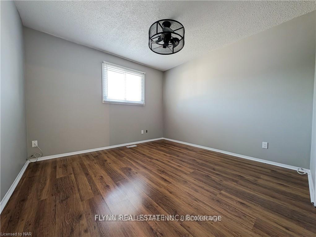 Photo 14 of Unit Upper, 164 Windsor Street, Welland, Broadway — HOMEH