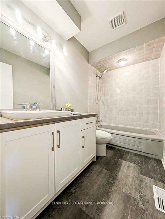Photo 15 of Unit Upper, 164 Windsor Street, Welland, Broadway — HOMEH