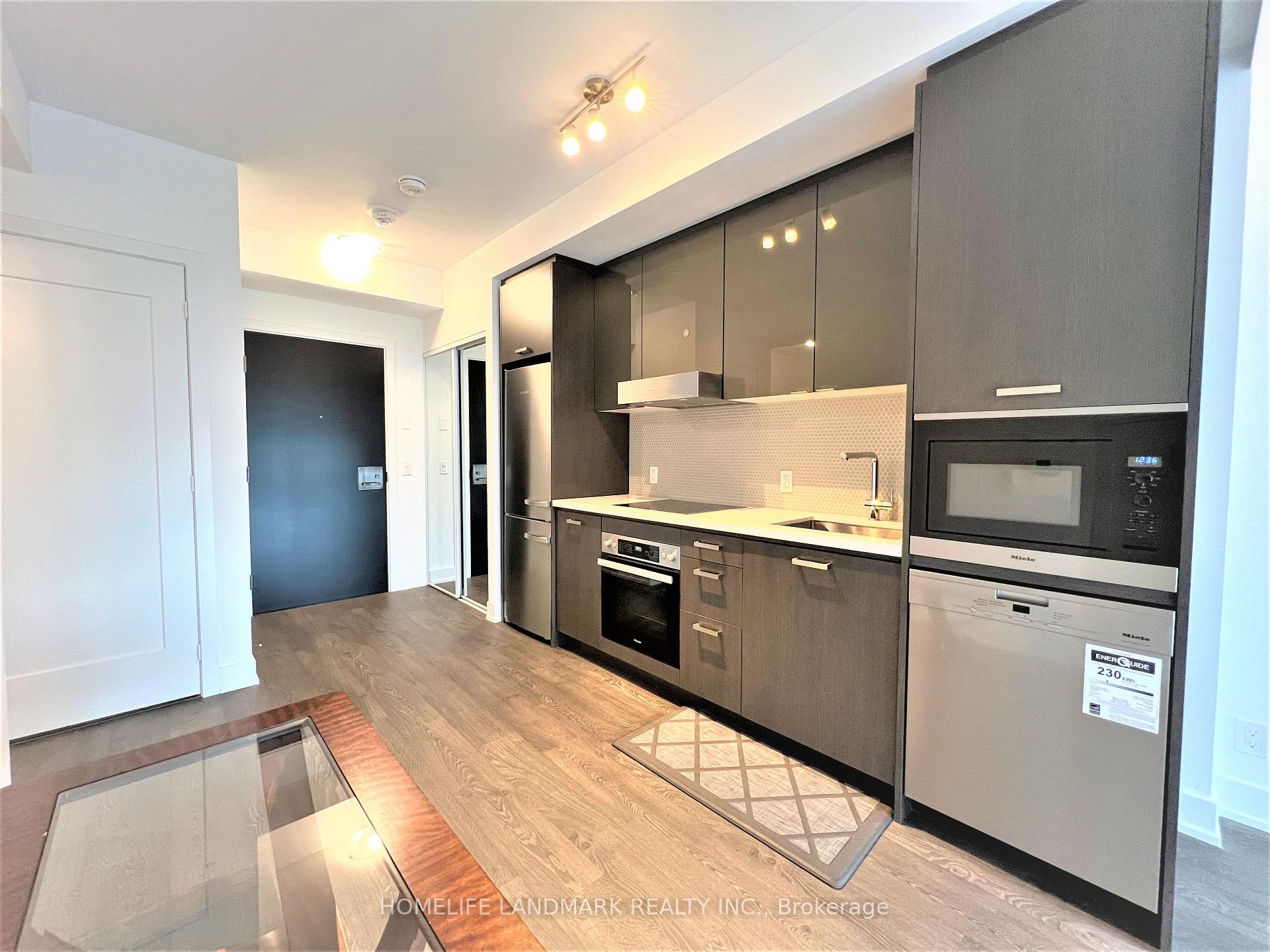 Photo 5 of Unit 1105, 11 Lillian Street, Toronto, Mount Pleasant West — HOMEH
