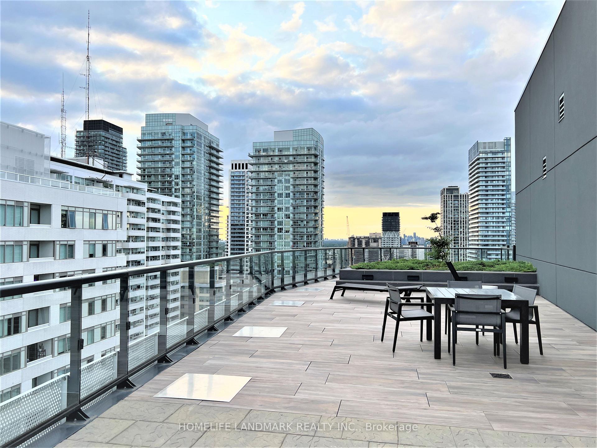 Photo 12 of Unit 1105, 11 Lillian Street, Toronto, Mount Pleasant West — HOMEH