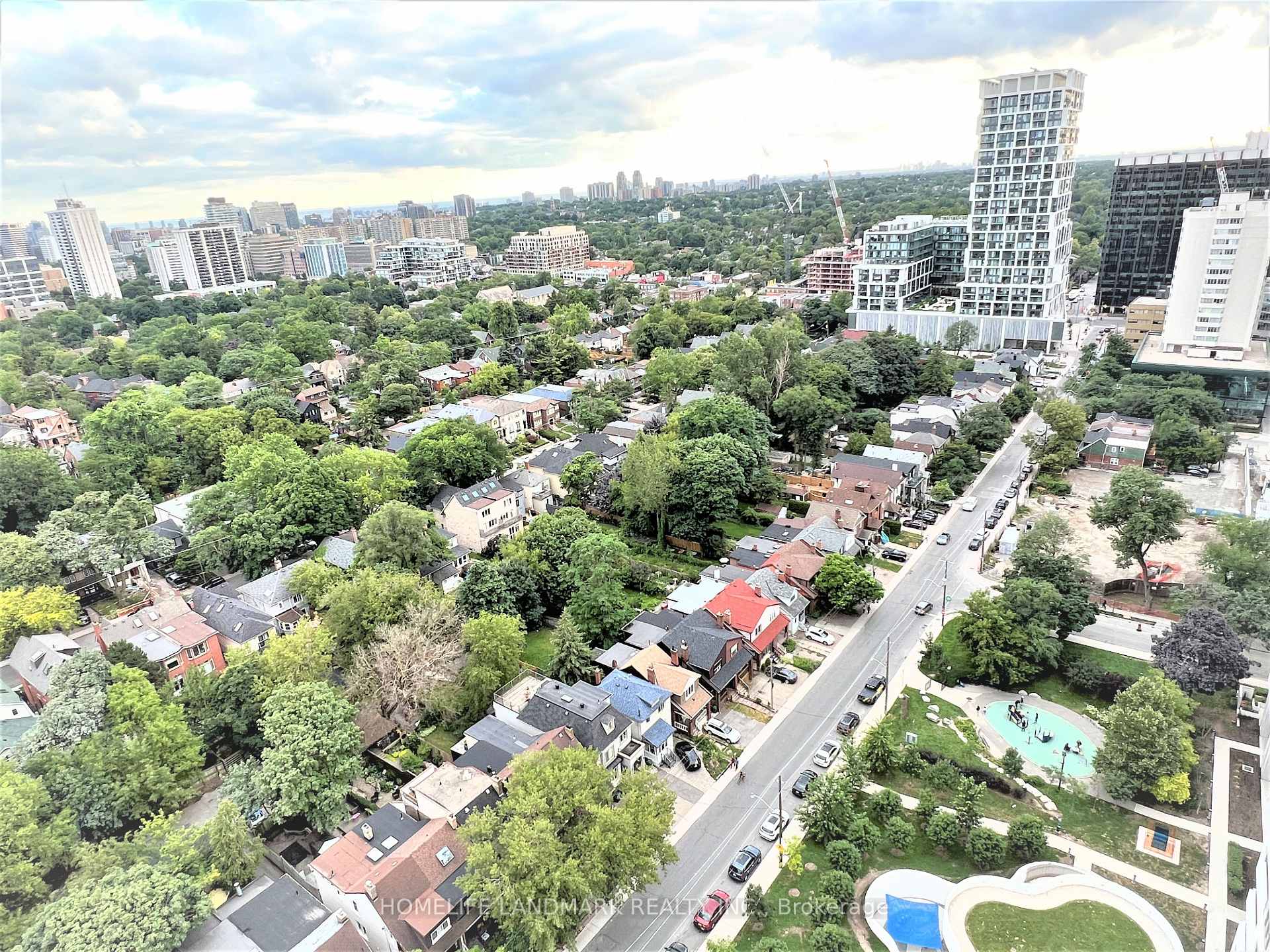 Photo 13 of Unit 1105, 11 Lillian Street, Toronto, Mount Pleasant West — HOMEH