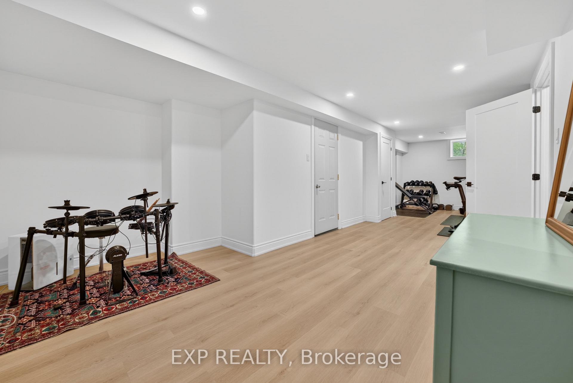 Photo 36 of 124 Wilbert Cox Drive, Ottawa, Huntley Ward (South East) — HOMEH