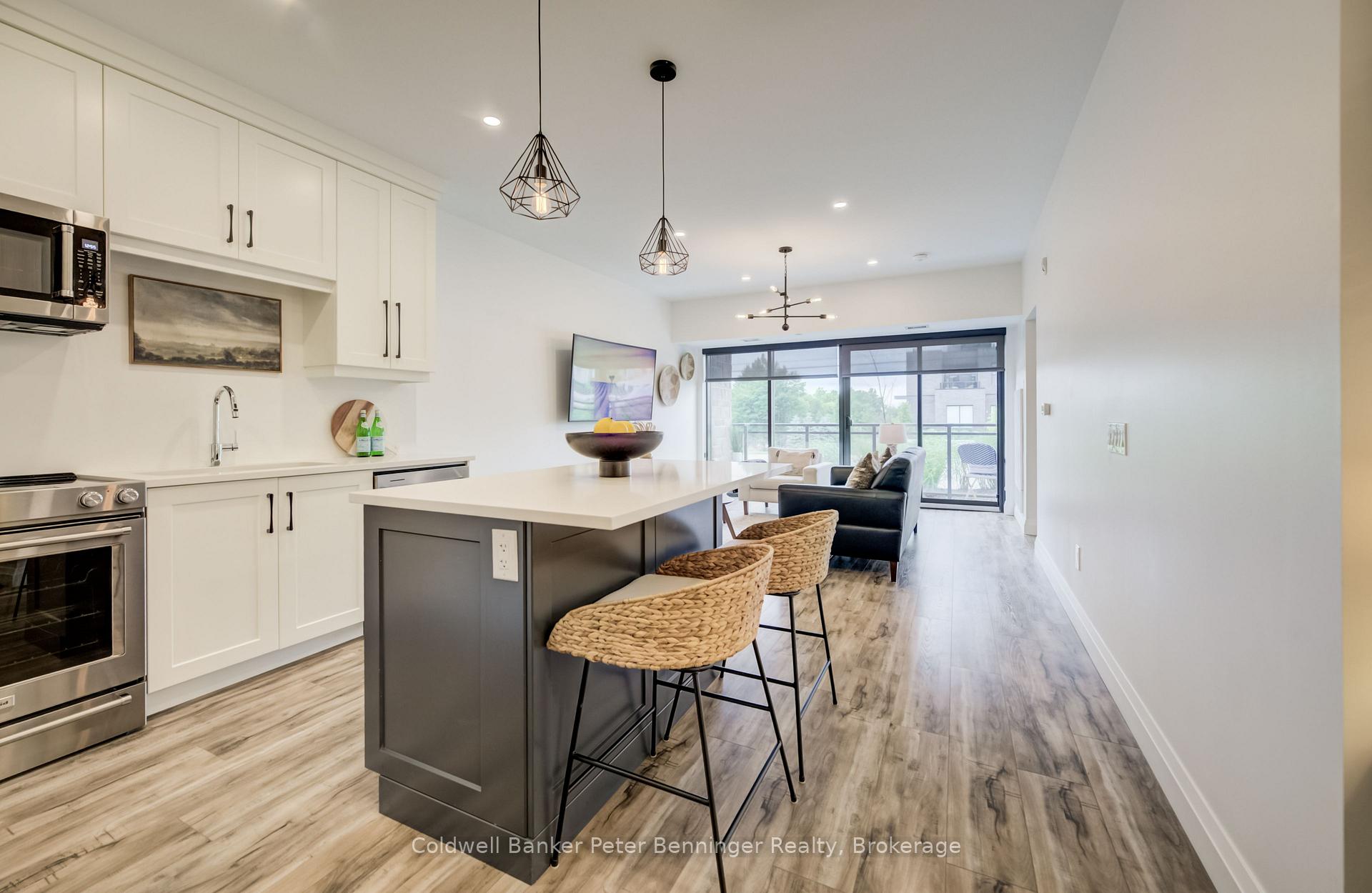 Photo 7 of Unit 104, 332 Gosling Gardens, Guelph, Clairfields/Hanlon Business Park — HOMEH
