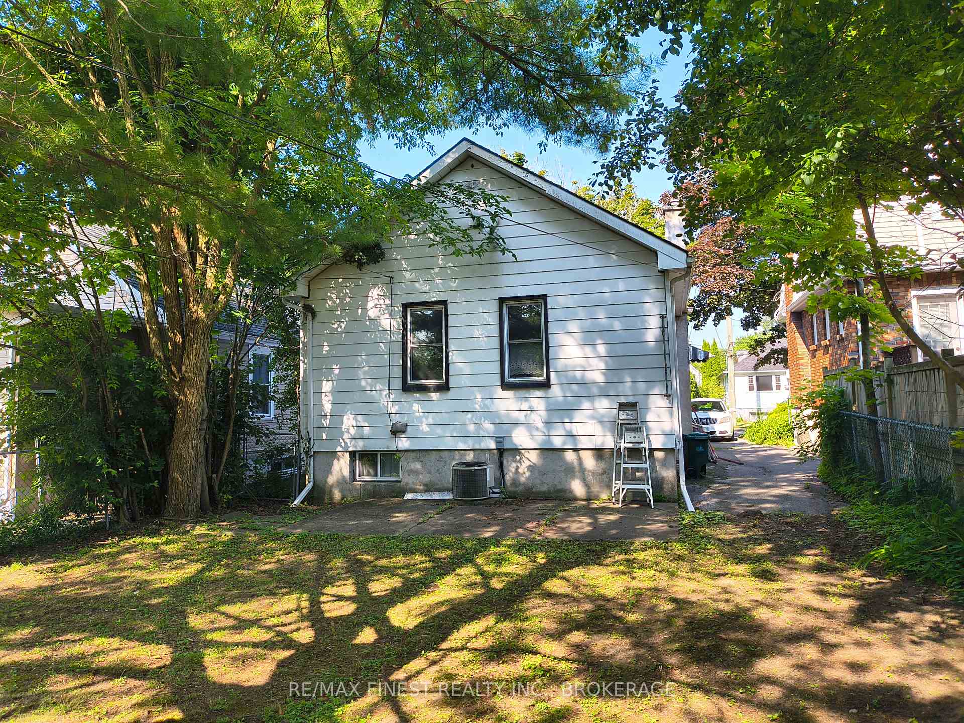 Photo 3 of 309 College Street, Kingston, Central City East — HOMEH