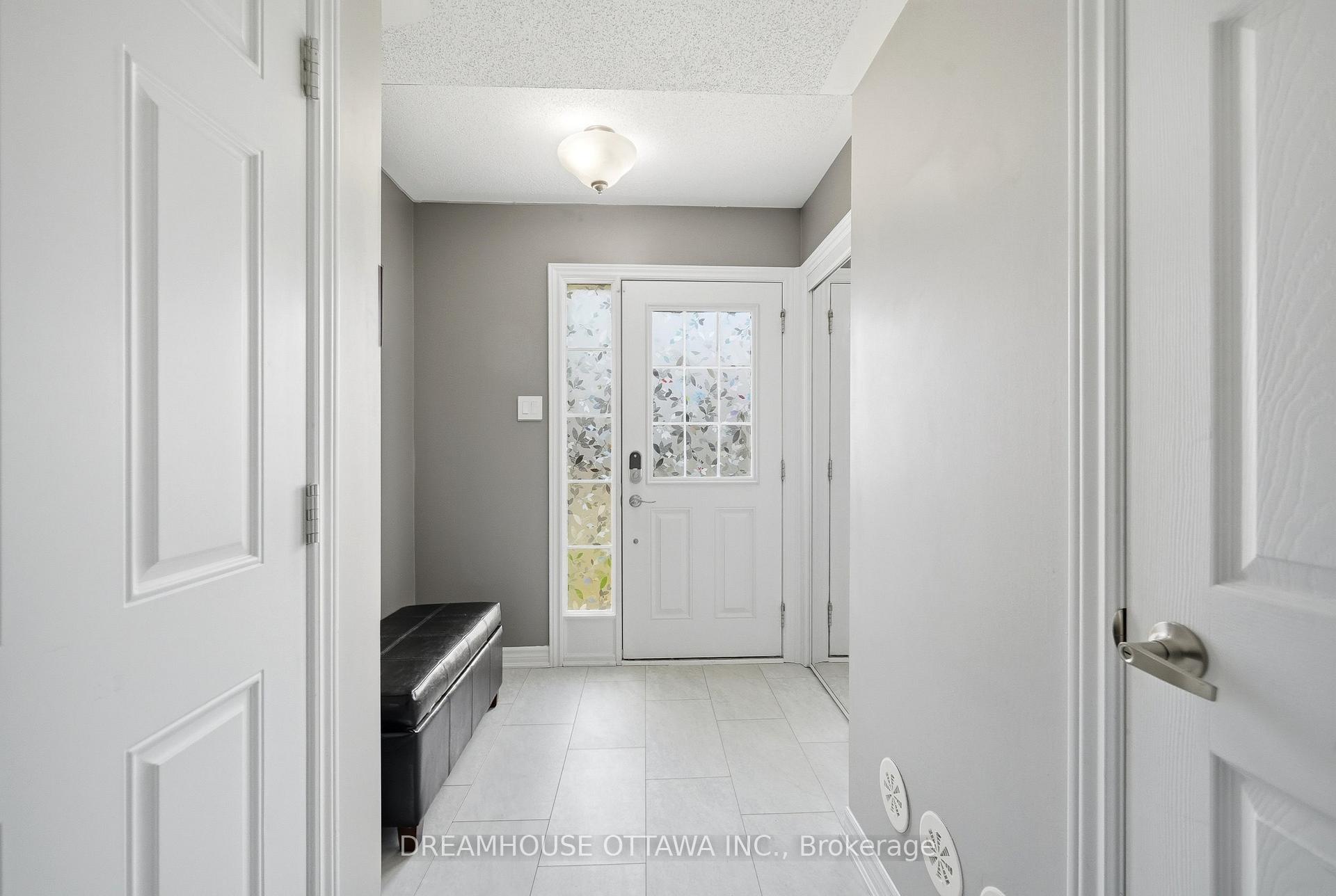 Photo 3 of 124 Pennant Avenue, Ottawa, Barrhaven - Half Moon Bay — HOMEH