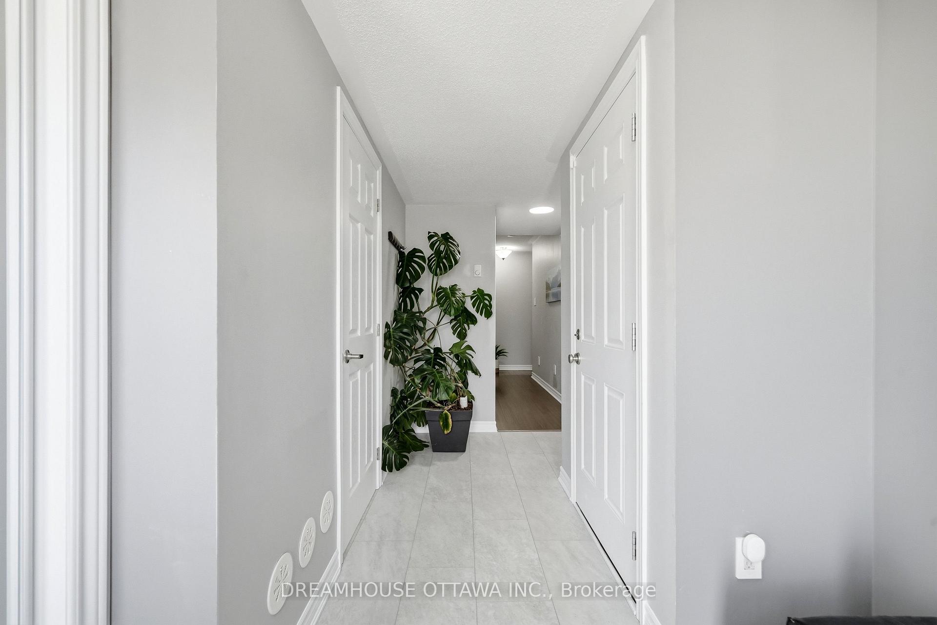 Photo 4 of 124 Pennant Avenue, Ottawa, Barrhaven - Half Moon Bay — HOMEH