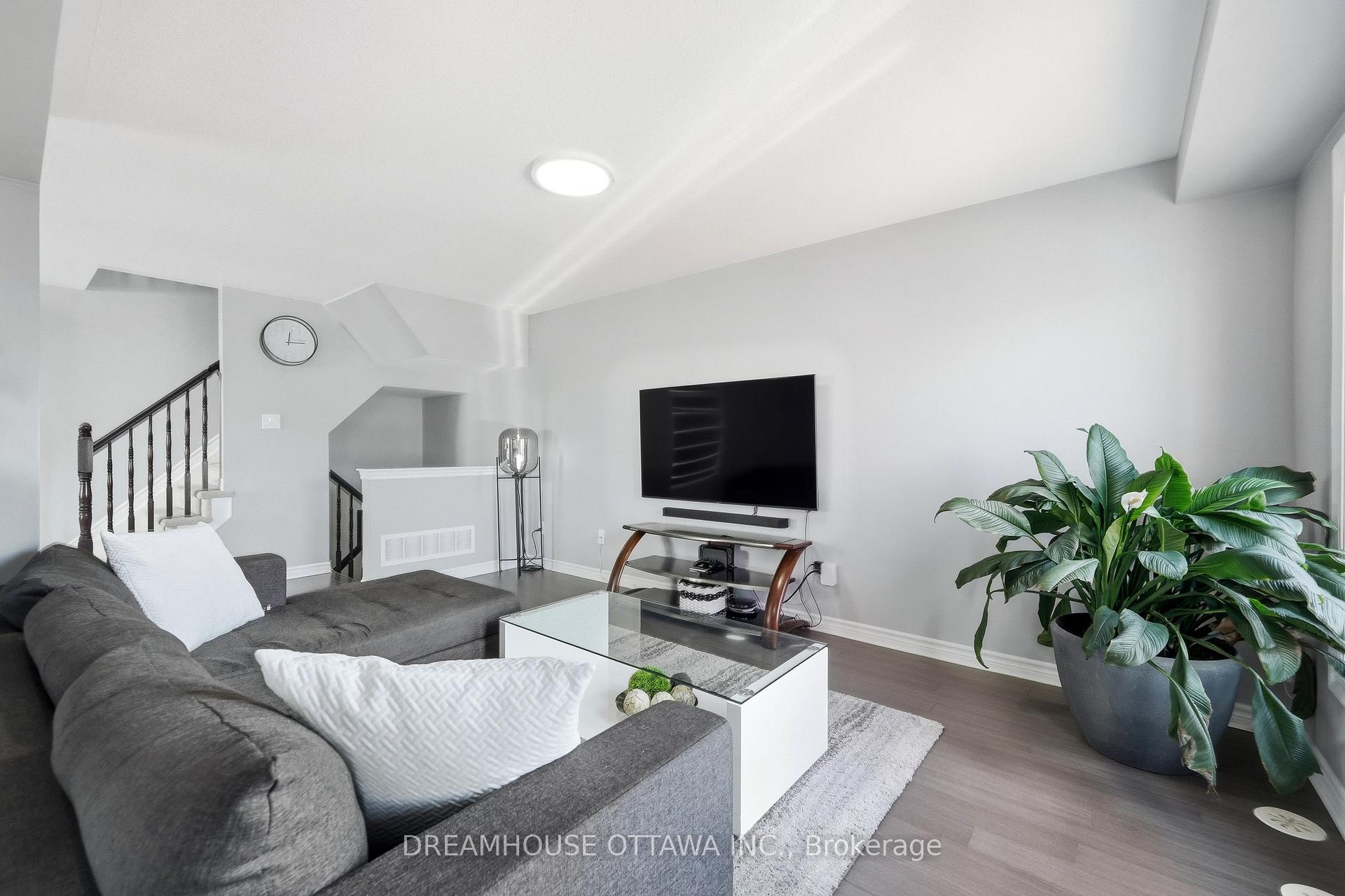 Photo 15 of 124 Pennant Avenue, Ottawa, Barrhaven - Half Moon Bay — HOMEH