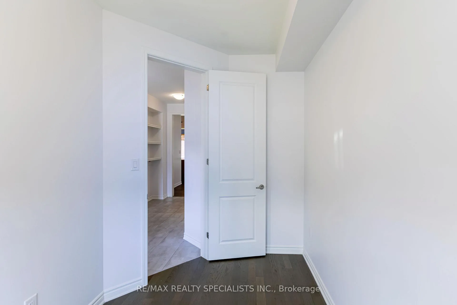 Photo 9 of 1183 Stacey Crescent, Milton, Bowes — HOMEH
