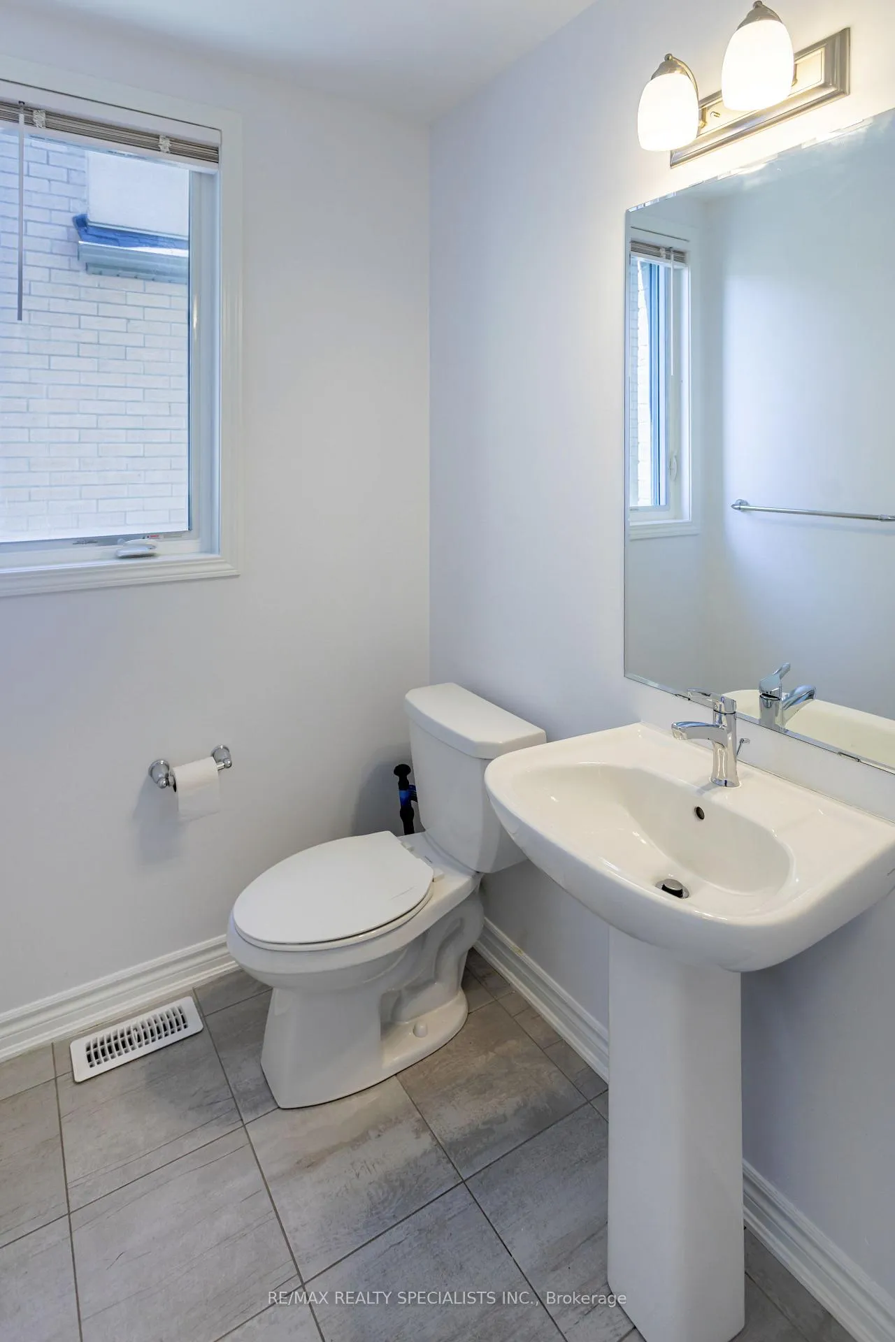Photo 10 of 1183 Stacey Crescent, Milton, Bowes — HOMEH