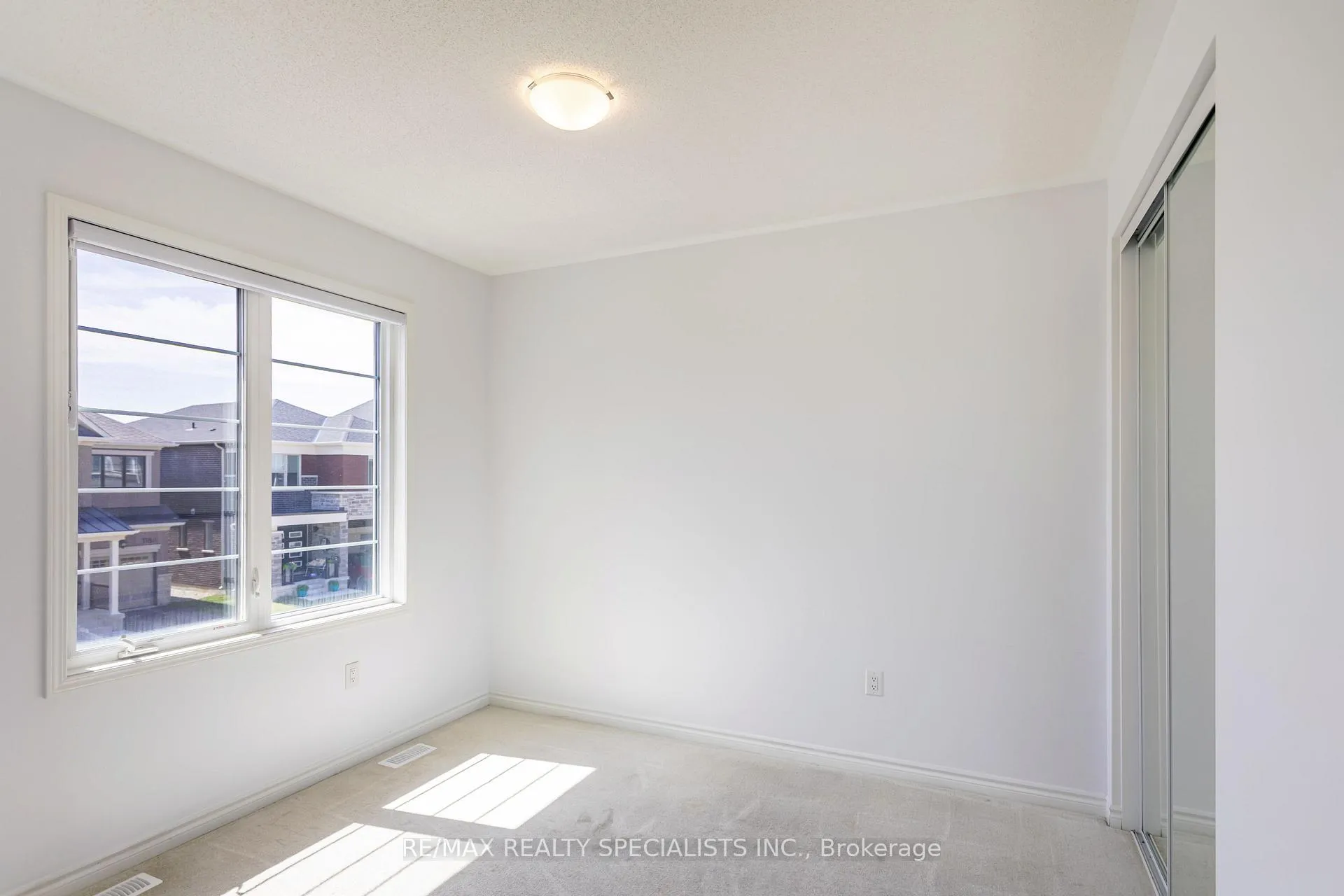 Photo 35 of 1183 Stacey Crescent, Milton, Bowes — HOMEH