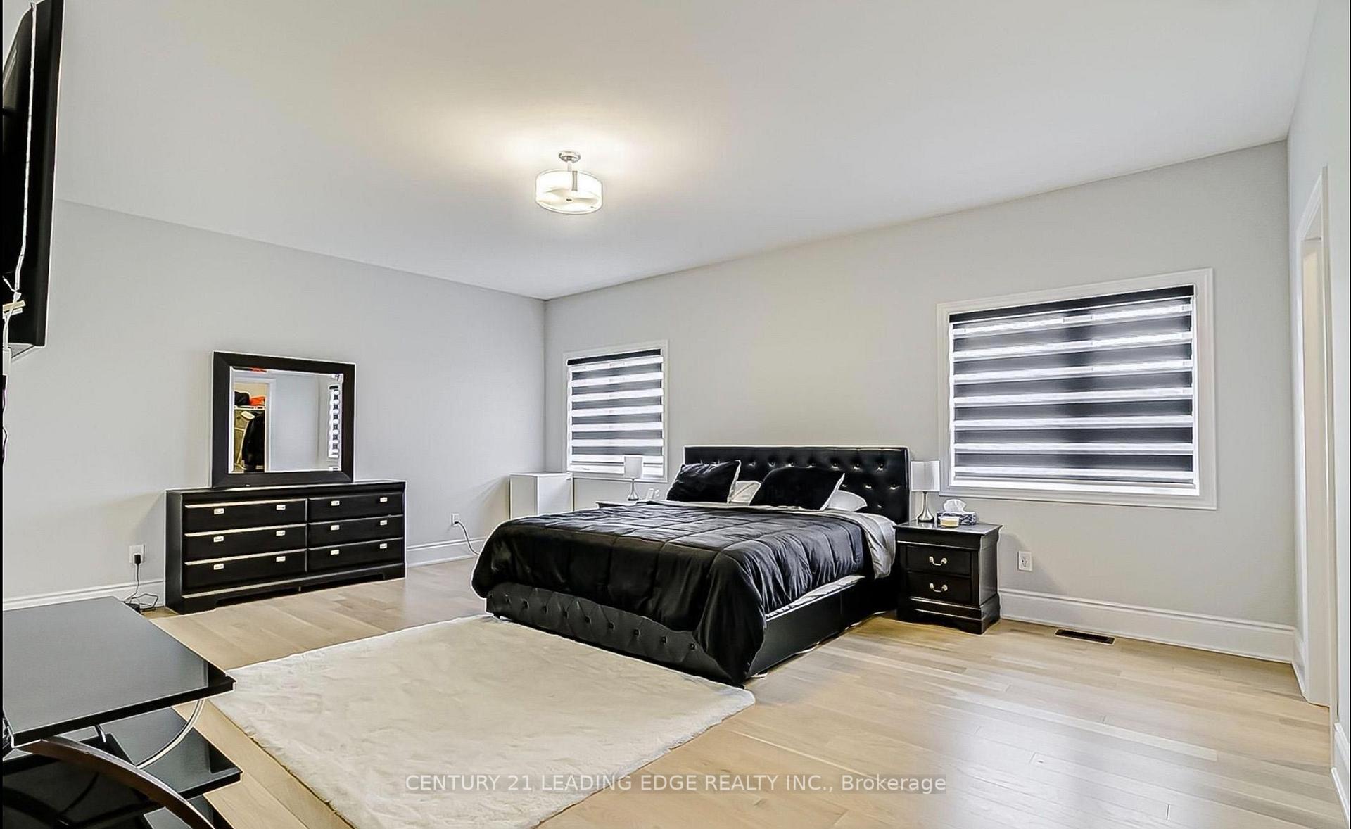 Photo 6 of 220 Olde Bayview Avenue, Richmond Hill, Oak Ridges Lake Wilcox — HOMEH