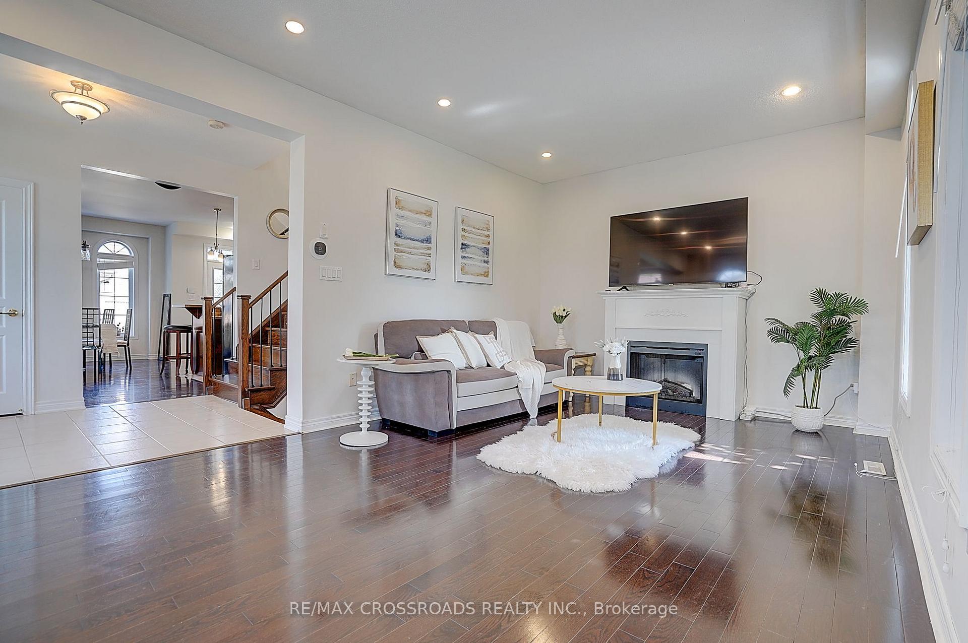 Photo 10 of 205 Box Grove Bypass, Markham, Box Grove — HOMEH