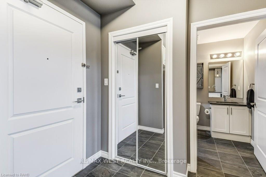 Photo 5 of Unit 426, 101 Shoreview Place, Hamilton, Lakeshore — HOMEH