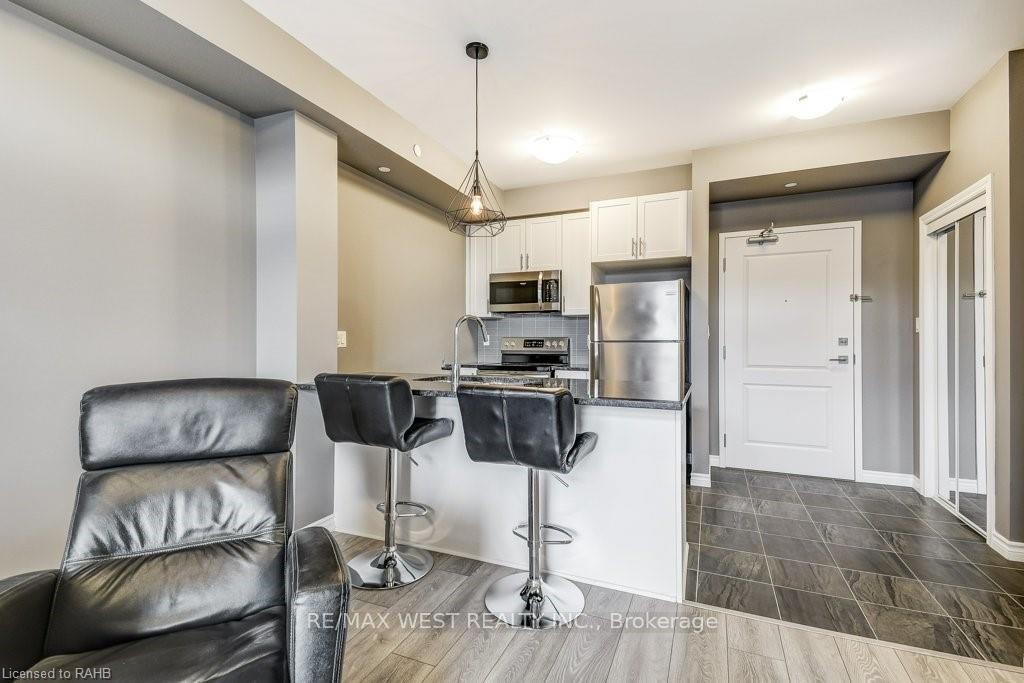Photo 6 of Unit 426, 101 Shoreview Place, Hamilton, Lakeshore — HOMEH