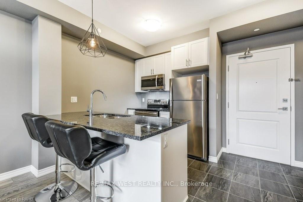 Photo 7 of Unit 426, 101 Shoreview Place, Hamilton, Lakeshore — HOMEH