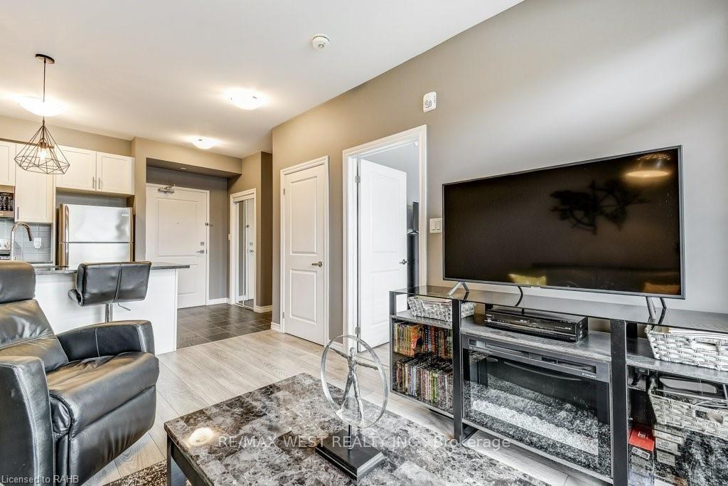 Photo 9 of Unit 426, 101 Shoreview Place, Hamilton, Lakeshore — HOMEH