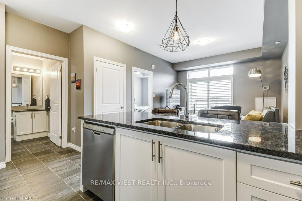 Photo 11 of Unit 426, 101 Shoreview Place, Hamilton, Lakeshore — HOMEH