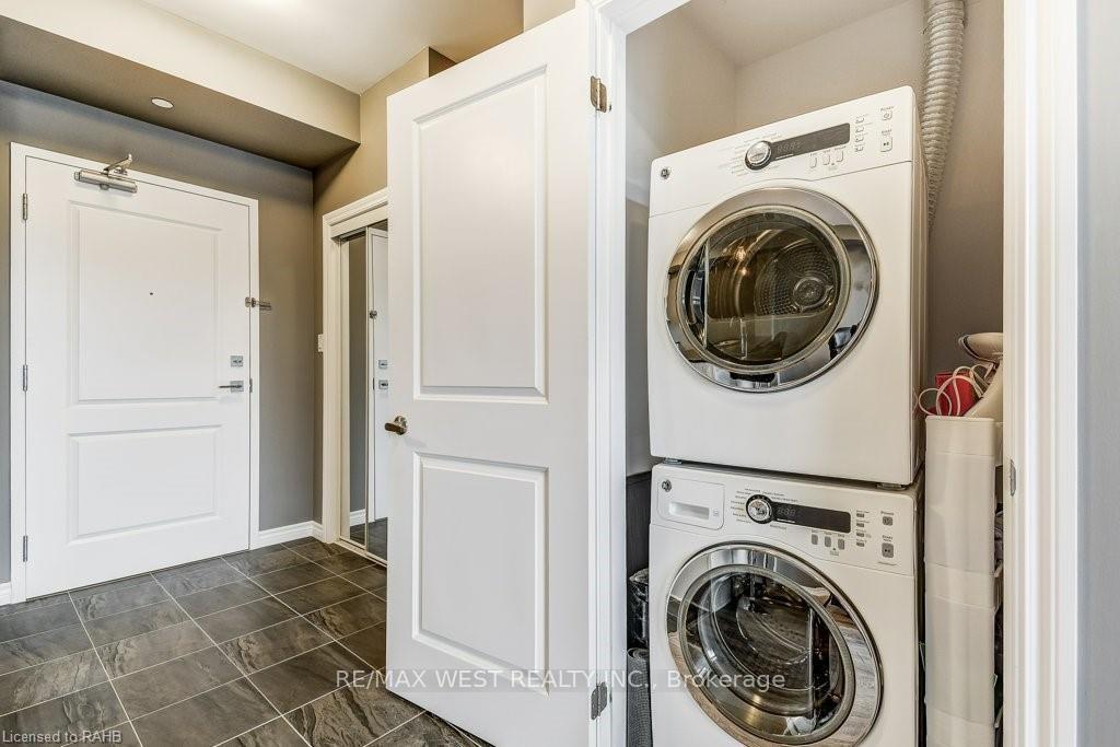 Photo 16 of Unit 426, 101 Shoreview Place, Hamilton, Lakeshore — HOMEH