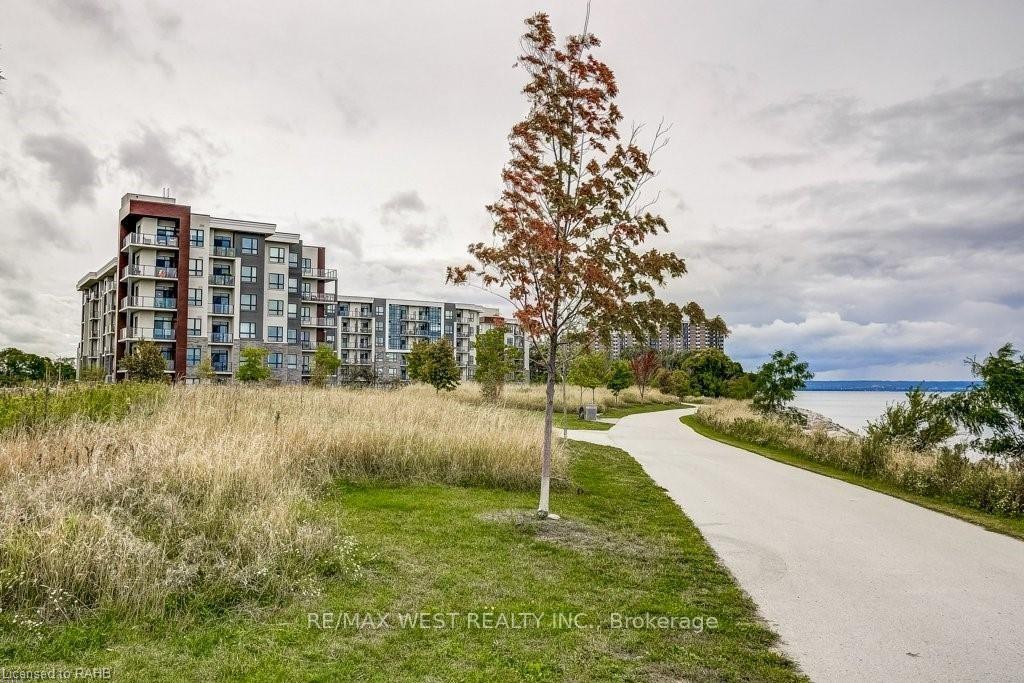 Photo 24 of Unit 426, 101 Shoreview Place, Hamilton, Lakeshore — HOMEH