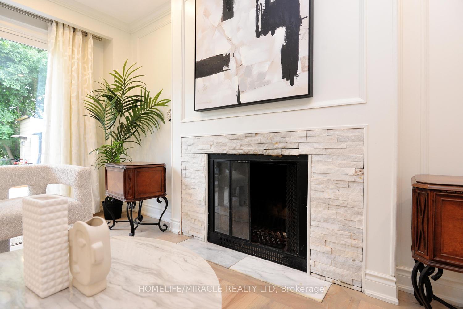 Photo 11 of 80 Jill Crescent, Brampton, Northgate — HOMEH
