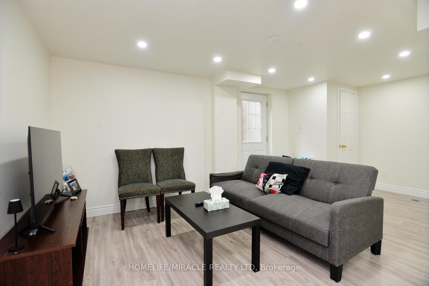 Photo 30 of 80 Jill Crescent, Brampton, Northgate — HOMEH