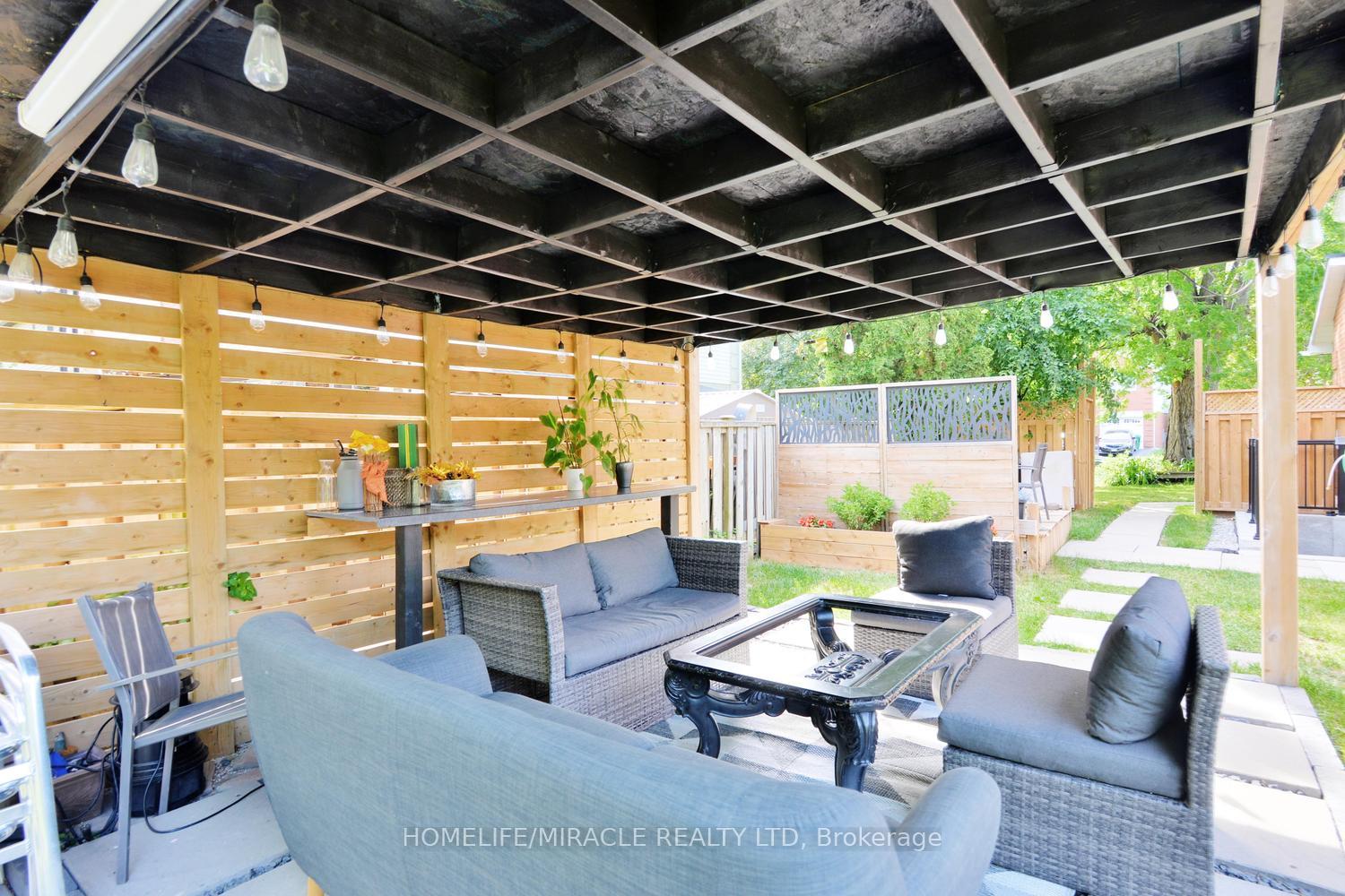 Photo 48 of 80 Jill Crescent, Brampton, Northgate — HOMEH