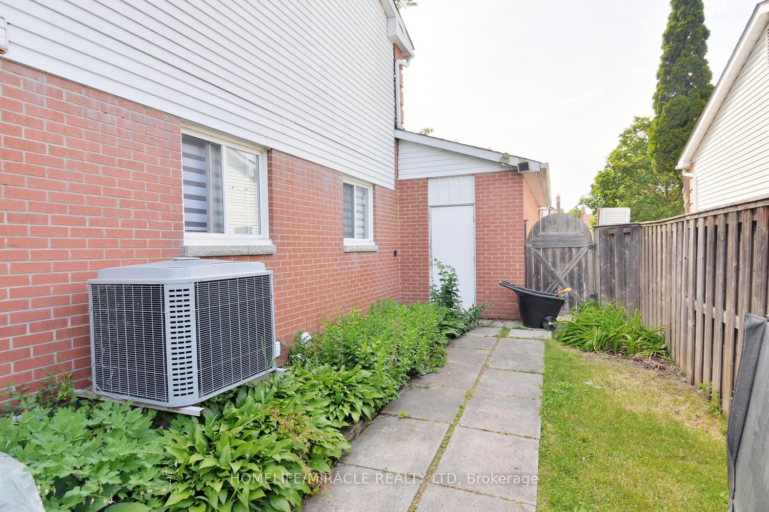 Photo 49 of 80 Jill Crescent, Brampton, Northgate — HOMEH