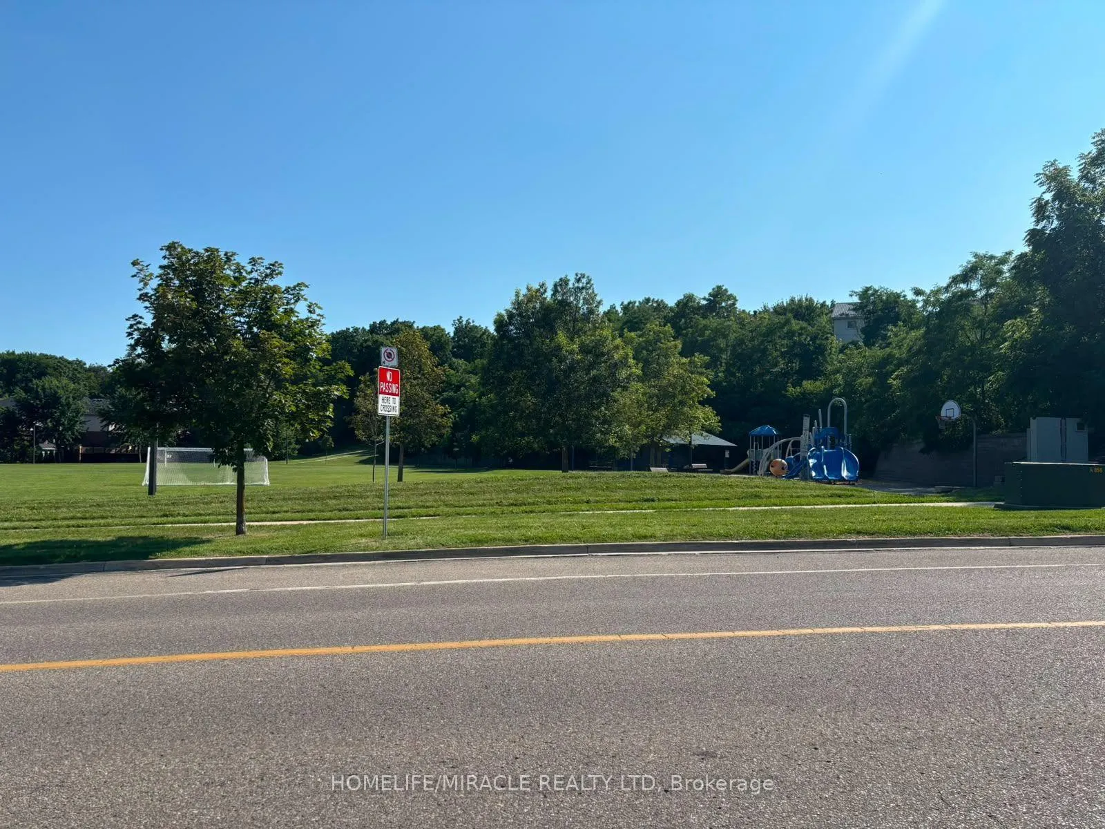 Photo 8 of 28 Meadowglen Boulevard, Halton Hills, Georgetown — HOMEH