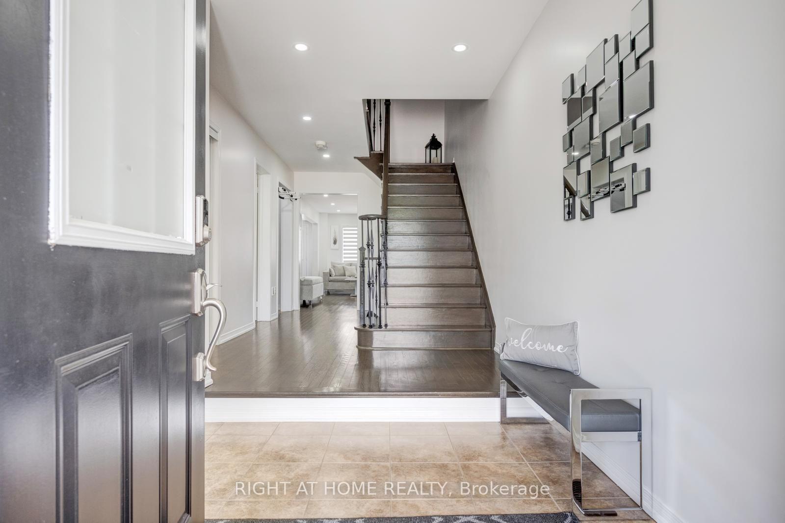 Photo 4 of 47 Oklahoma Drive, Brampton, Bram East — HOMEH