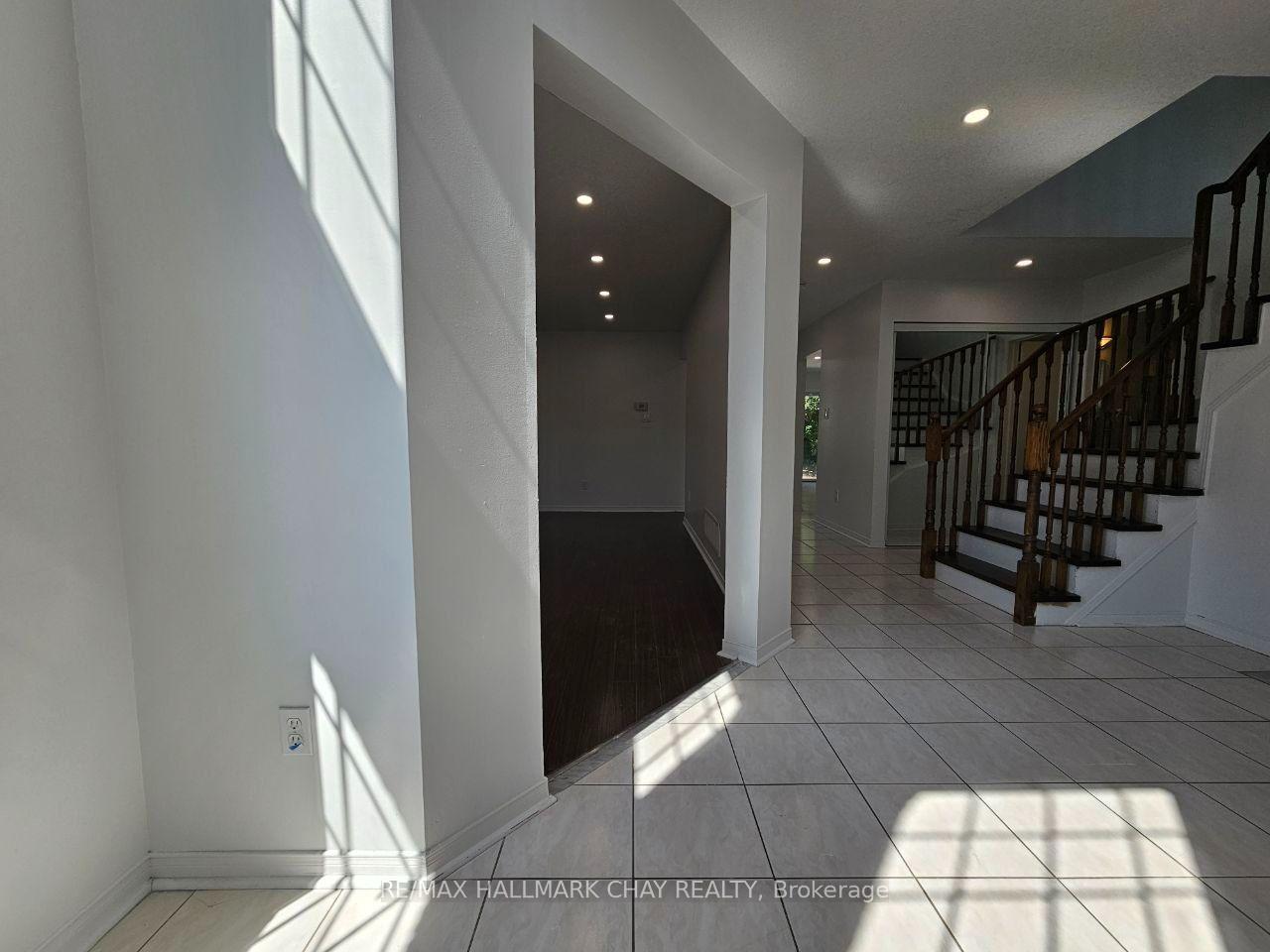 Photo 4 of 219 Wessenger Drive, Barrie, Holly — HOMEH