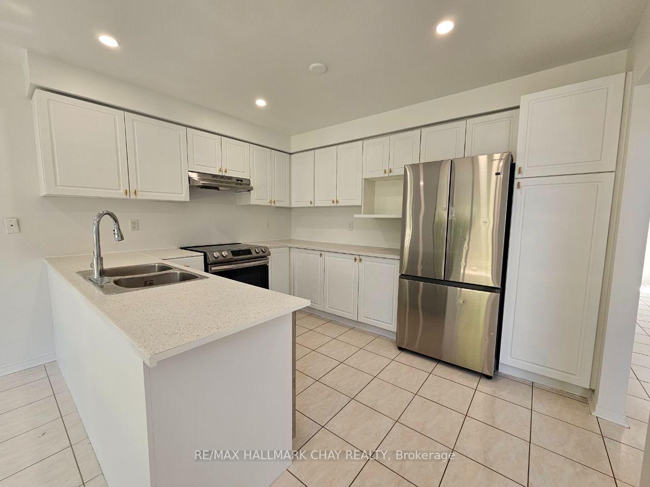 Photo 8 of 219 Wessenger Drive, Barrie, Holly — HOMEH