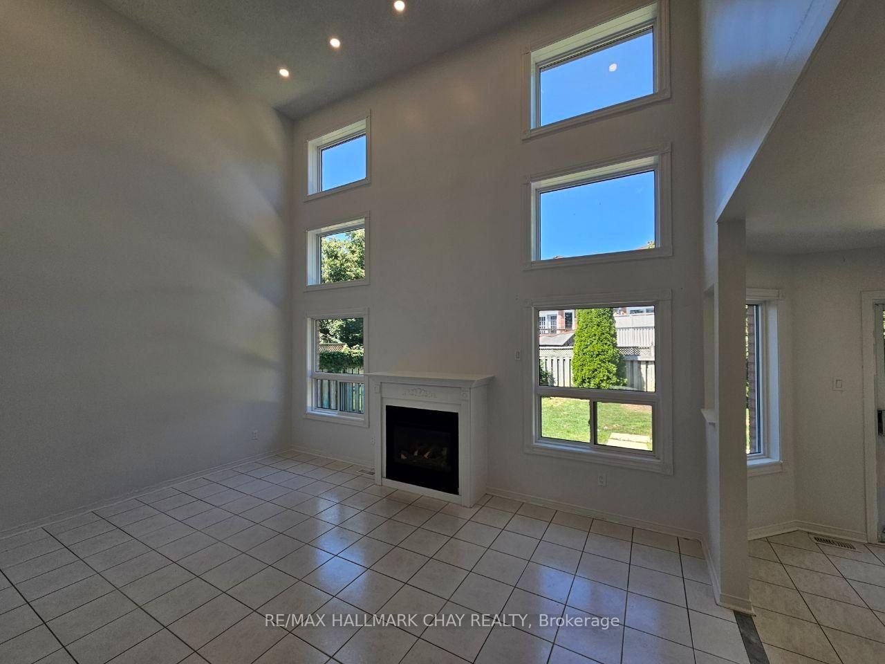 Photo 10 of 219 Wessenger Drive, Barrie, Holly — HOMEH