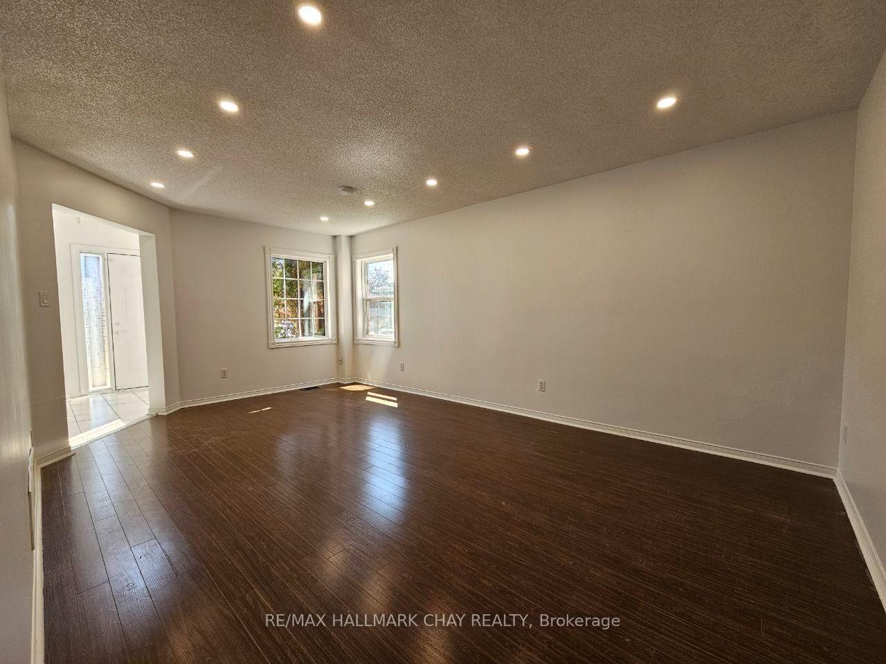 Photo 12 of 219 Wessenger Drive, Barrie, Holly — HOMEH