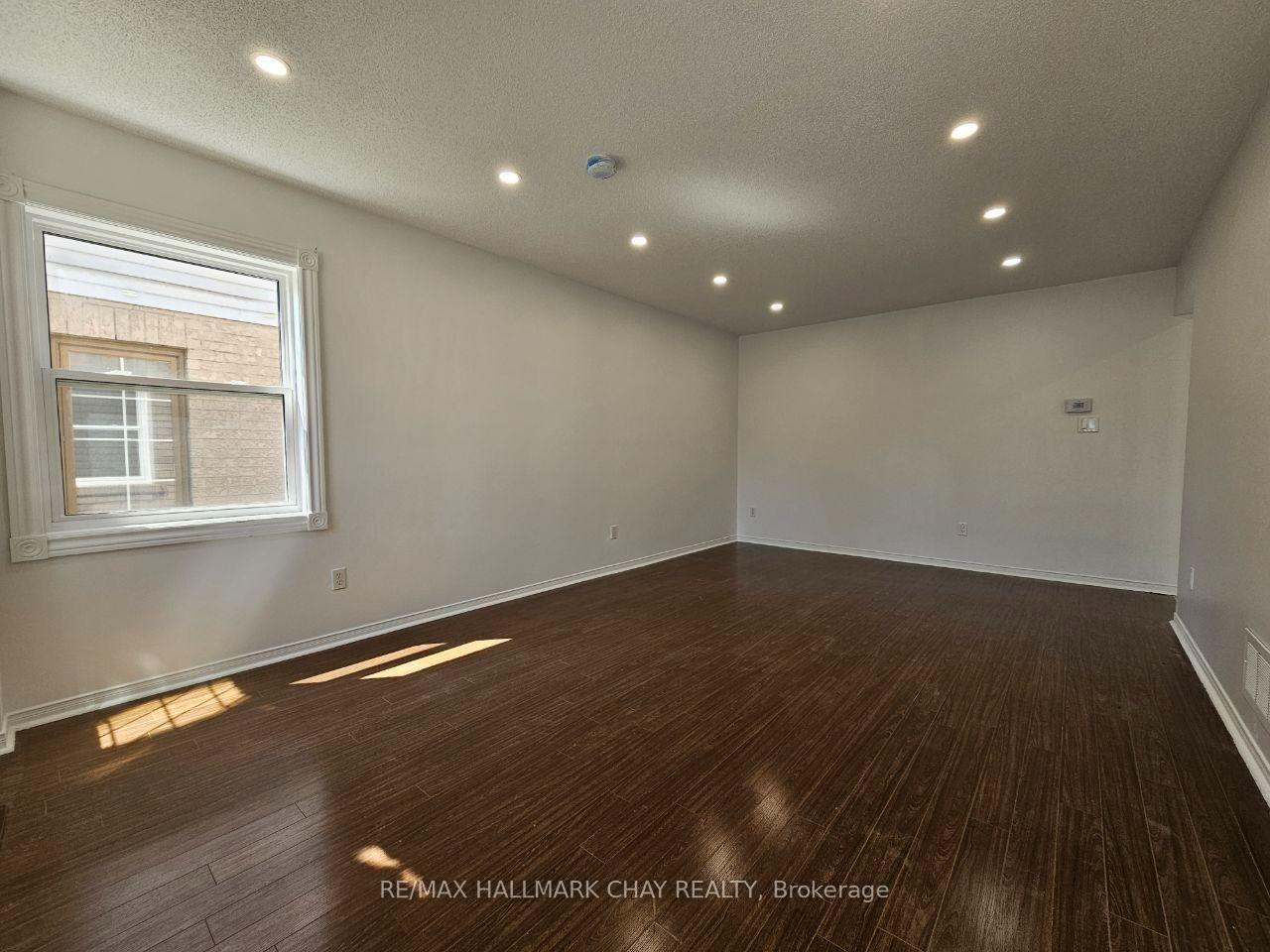 Photo 13 of 219 Wessenger Drive, Barrie, Holly — HOMEH