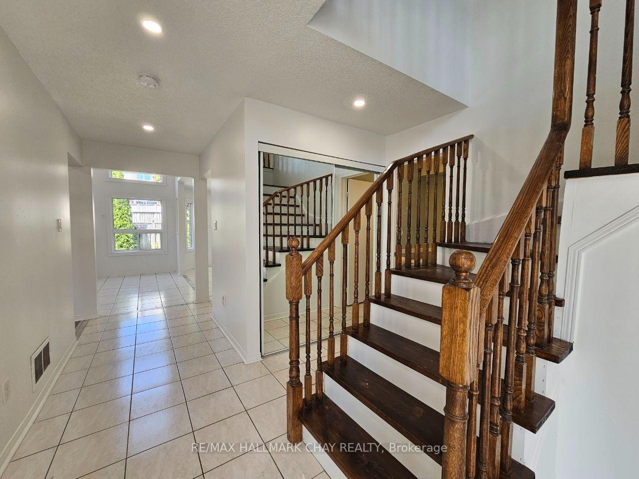 Photo 15 of 219 Wessenger Drive, Barrie, Holly — HOMEH