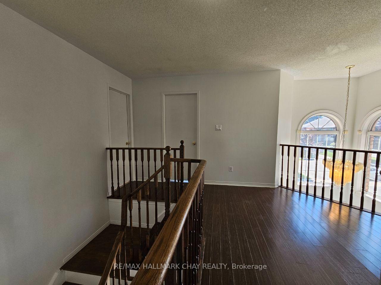 Photo 17 of 219 Wessenger Drive, Barrie, Holly — HOMEH