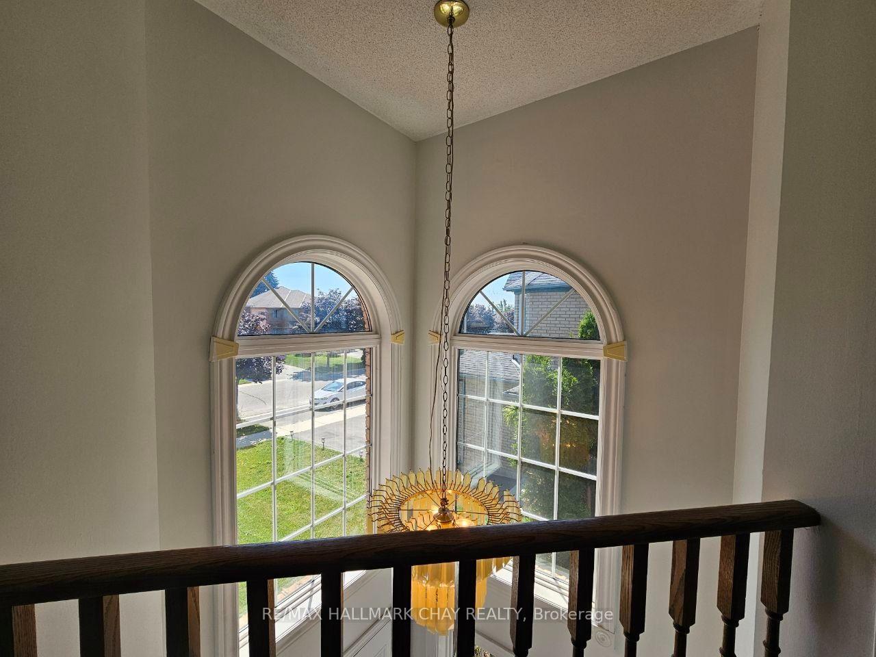 Photo 18 of 219 Wessenger Drive, Barrie, Holly — HOMEH