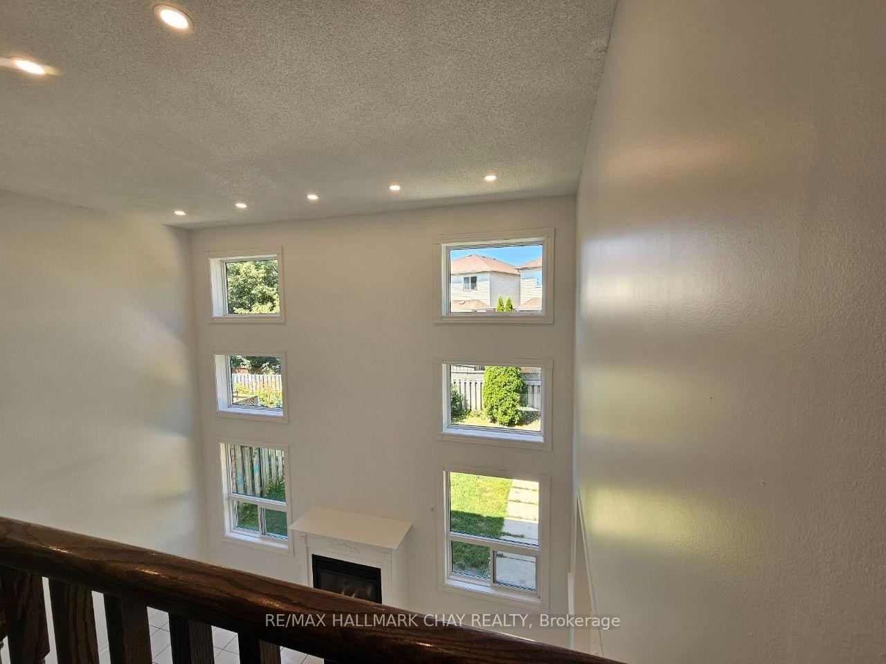 Photo 19 of 219 Wessenger Drive, Barrie, Holly — HOMEH