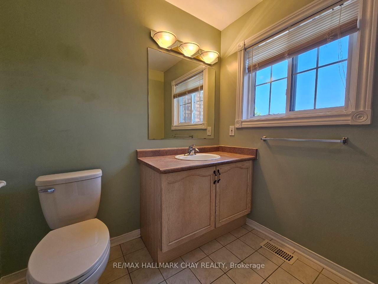 Photo 24 of 219 Wessenger Drive, Barrie, Holly — HOMEH