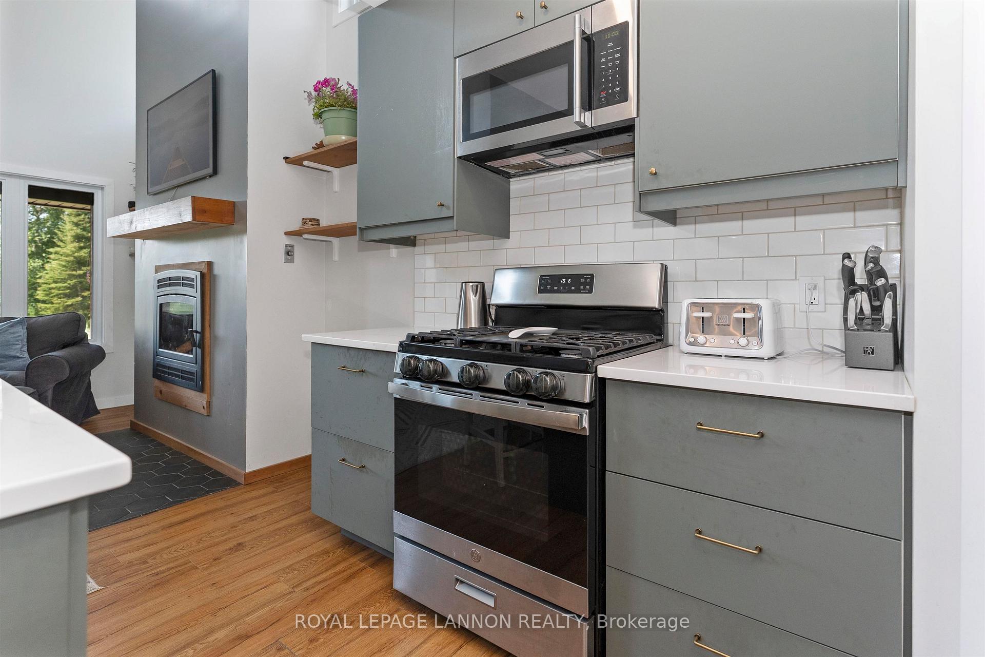 Photo 13 of 1204 Lakeshore Drive, Shuniah — HOMEH