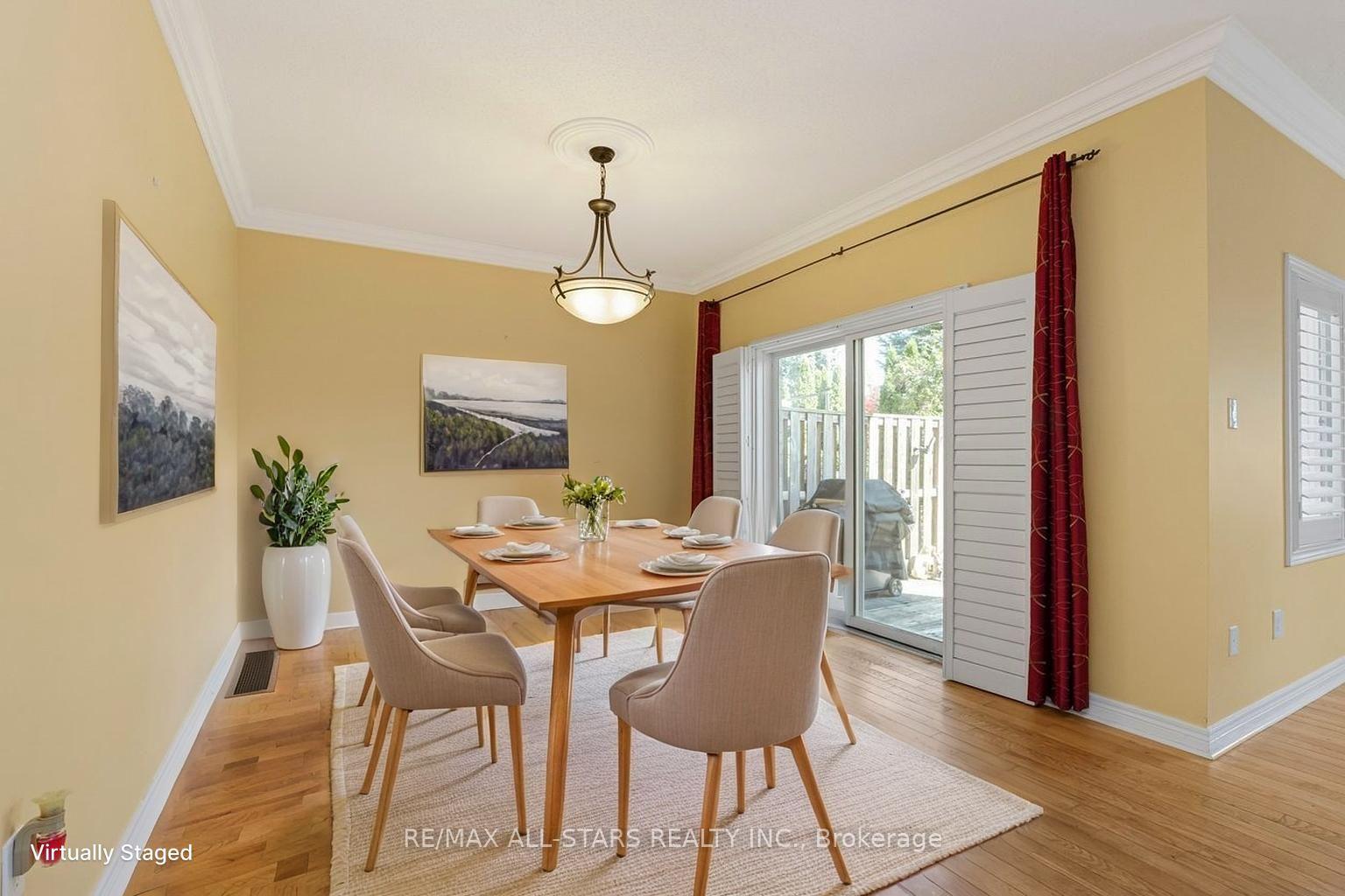 Photo 6 of 113 Louisbourg Way, Markham, Greensborough — HOMEH