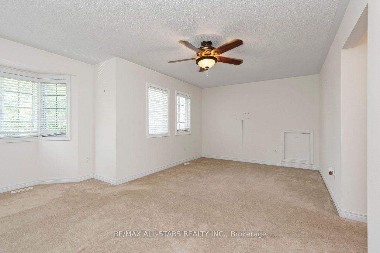 Photo 22 of 113 Louisbourg Way, Markham, Greensborough — HOMEH