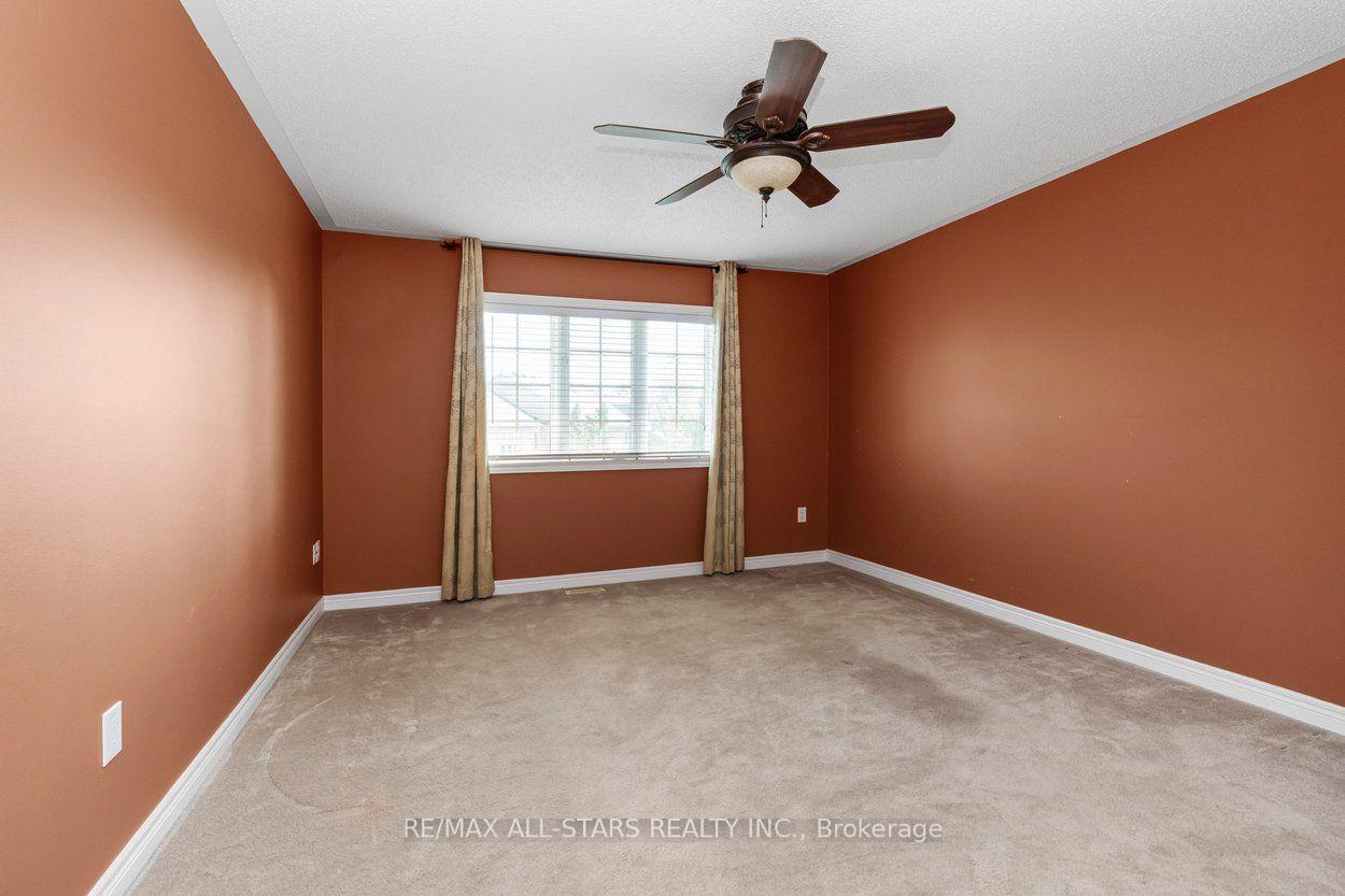 Photo 27 of 113 Louisbourg Way, Markham, Greensborough — HOMEH
