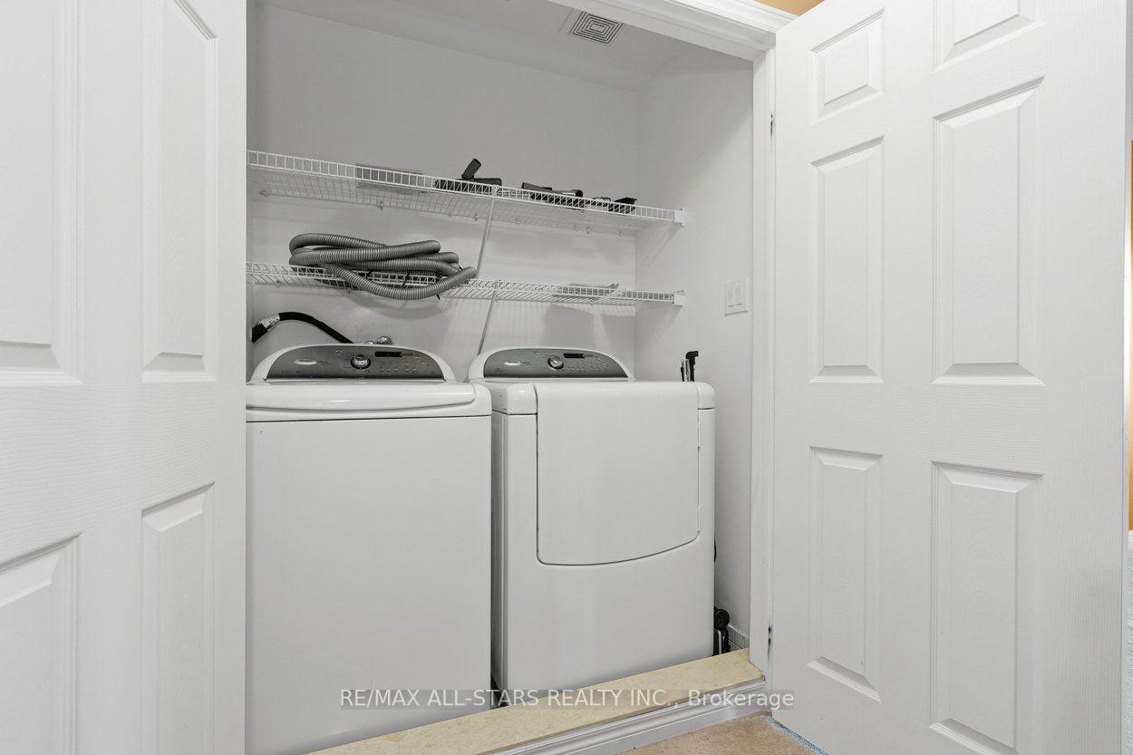 Photo 29 of 113 Louisbourg Way, Markham, Greensborough — HOMEH