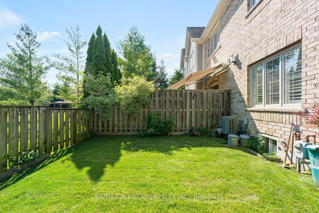 Photo 43 of 113 Louisbourg Way, Markham, Greensborough — HOMEH